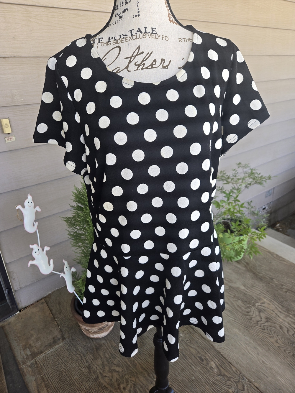 Agnes Orinda Polka Dot Peplum Top. Size 1XL